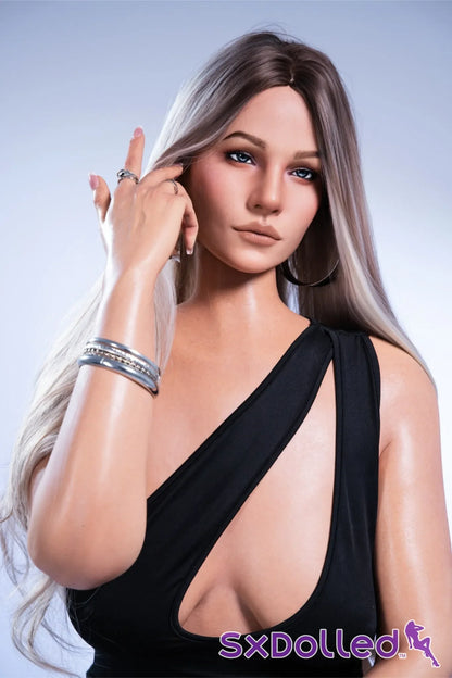 Alessia C (D-Cup) (165cm) | Tanned Thick Latina Sex Doll | IDODOLL D-Cup / 165cm / Ombre Sex Doll