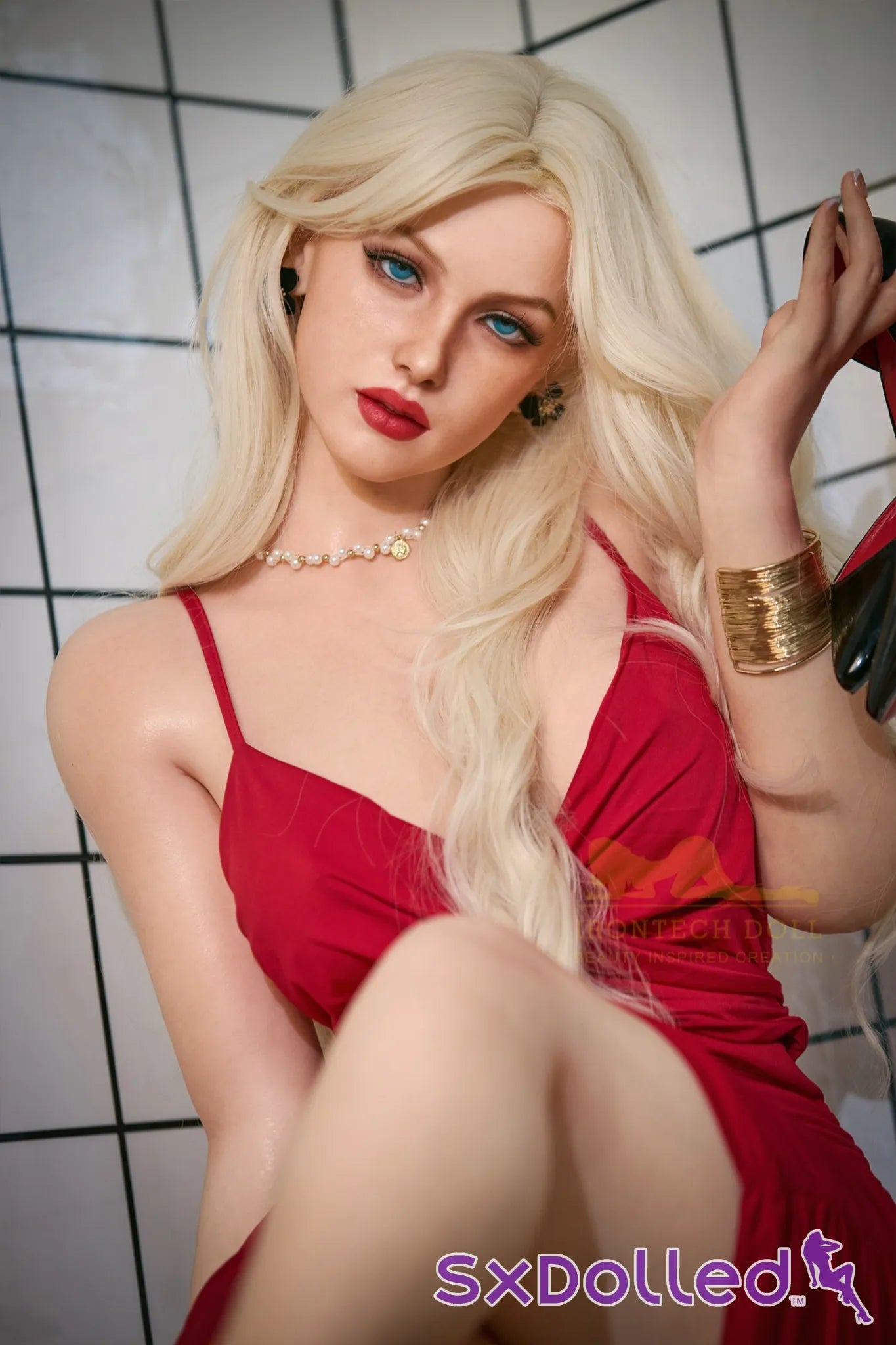 Elswyn (H-Cup) (164cm) | Thick Pear Blonde Sex Doll | Irontech Doll H-Cup / 164cm / Blonde Sex Doll